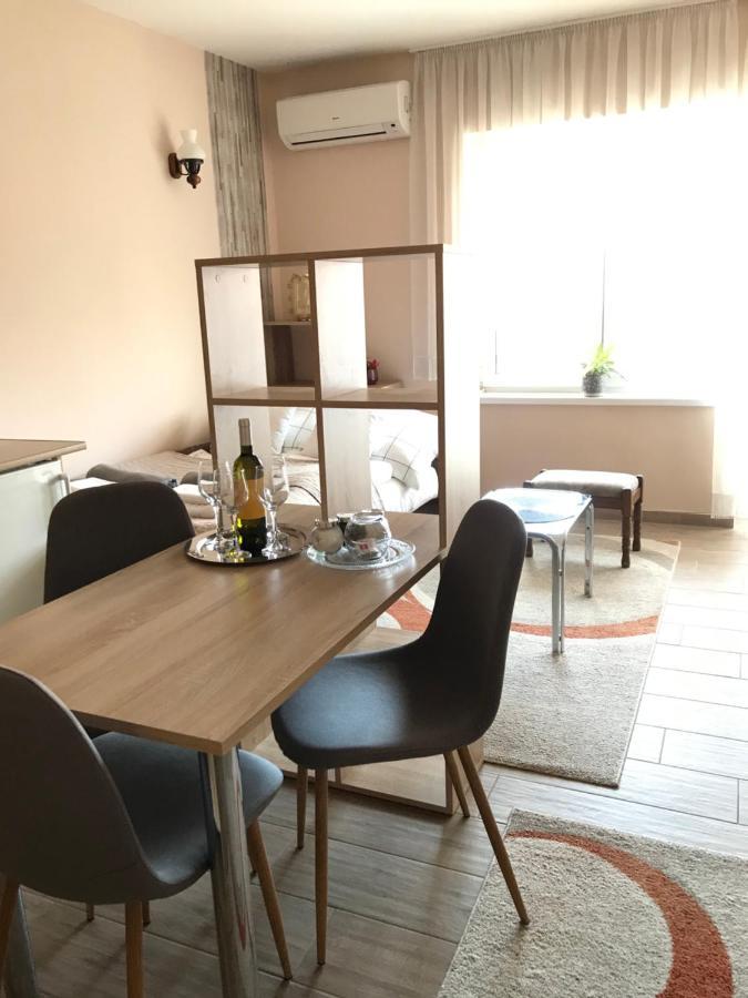 Dom Square-Centrum-Free Parking Apartment Szeged Bagian luar foto